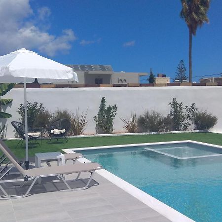 Raisakis Apartments Agia Marina  Exterior photo