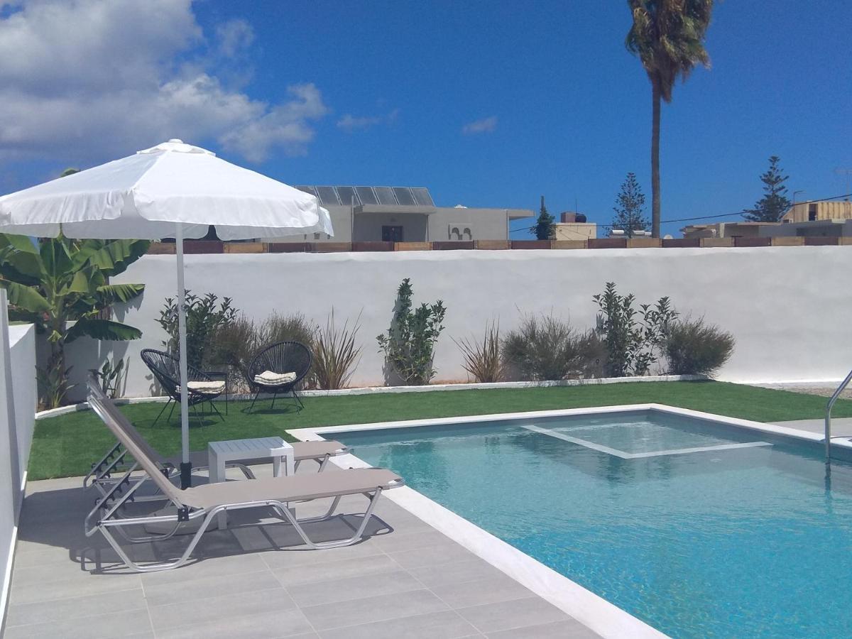 Raisakis Apartments Agia Marina  Exterior photo