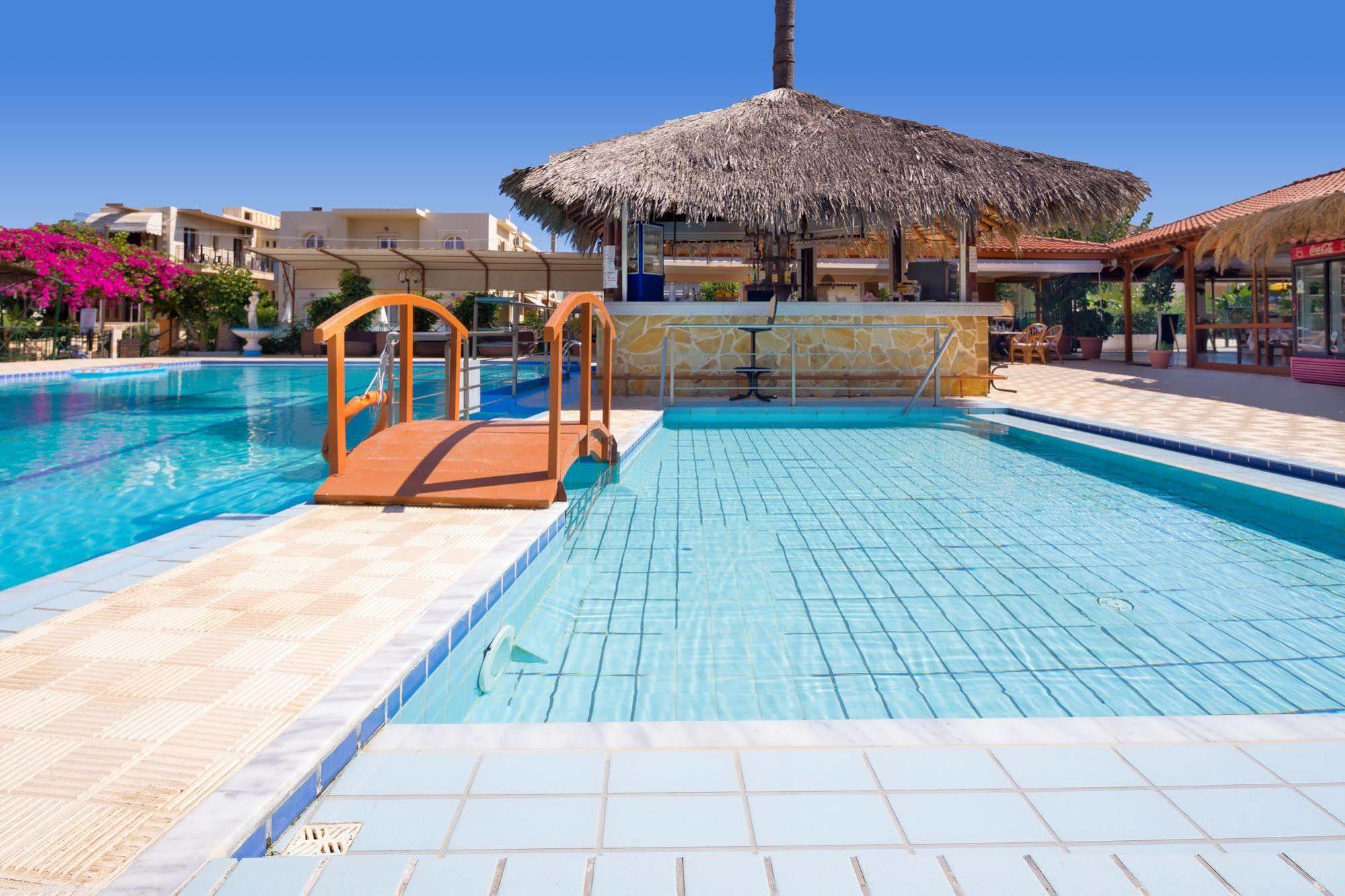 Raisakis Apartments Agia Marina  Exterior photo